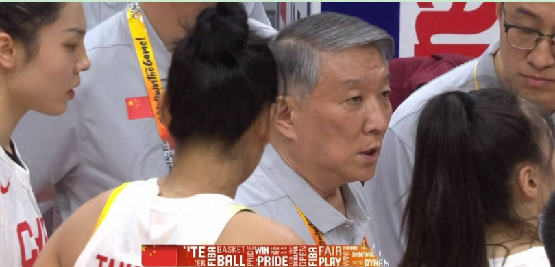 完美体育下载-中国女篮三大内线合砍47分,球队却曝出最弱一环,赛后遭球迷批评